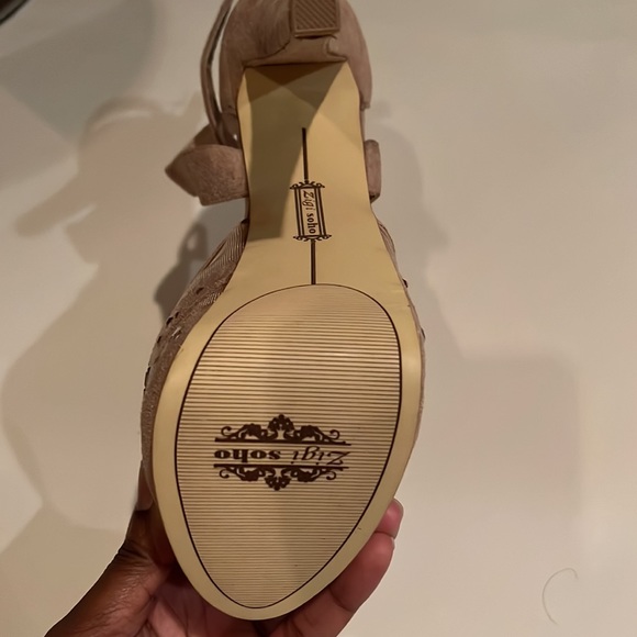 Zigishoho suede peep toe 6inch strap heels never worn - Picture 5 of 5